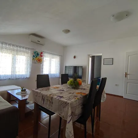 Apartment Darko *
